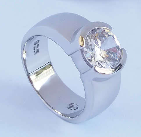 *CD DESIGNER JEWELRY* 2.4ctw CZ Broad Band Ring in Silver- Size P