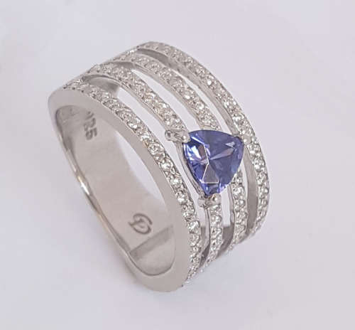 *CD DESIGNER JEWELRY* Cr Tanzanite and CZ Ring in Silver- Size 8.75
