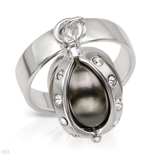 Faux Pearl and Crystal Ring**Size 7