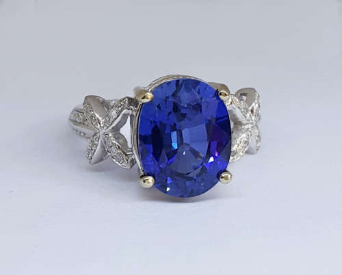 4.9ct Syn. Sapphire and Diamond Ring in White Gold