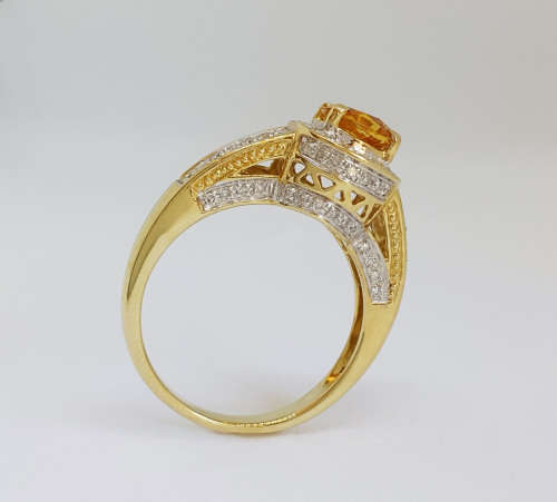 0.6ct Citrine and Diamond Ring