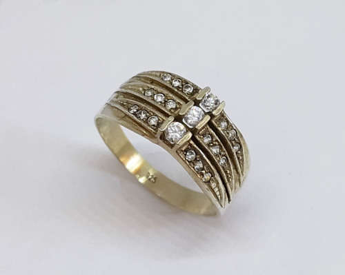 0.27ctw CZ Trilogy Band- Size 7/ 9/ 10