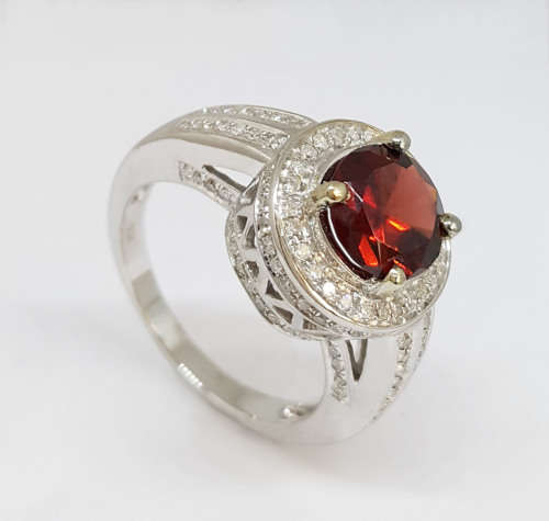 Art Deco 1.21ct Garnet and Diamond Ring in 14K White Gold