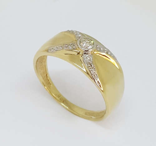 0.126ct  Diamond ( EGL Certified)  Ring in 9K Yellow Gold