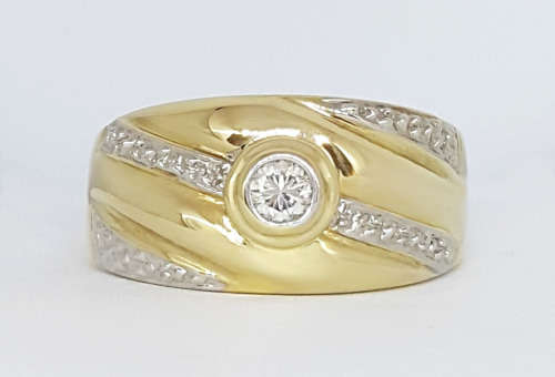 0.136ct Diamond ( EGL Certified) Ring in 9K Yellow Gold