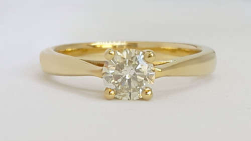 Certified EGL 0.61ct Diamond Ring in 14K Yellow Gold