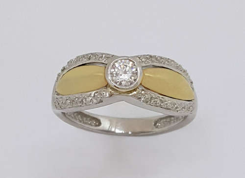 CZ 9ct yellow gold and silver ring- Size P