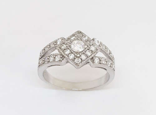 925 Sterling Silver Simulated Diamond Pave Set Ring Size 7