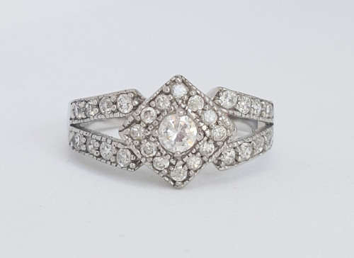 925 Sterling Silver Simulated Diamond Pave Set Ring Size 7