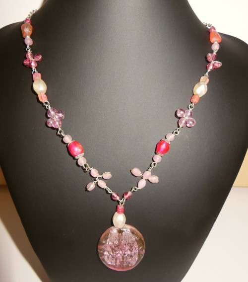 ***CLEARANCE SALE***Pink beaded necklace