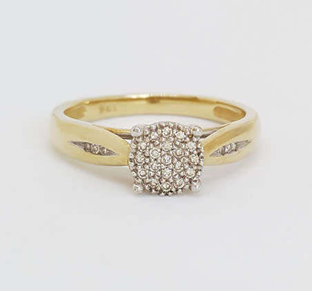 Diamond Cluster Style Ring in 9k Yellow Gold - SIZE N