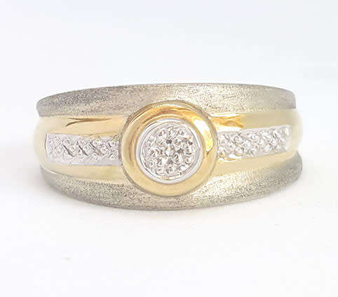 Diamond Ring in 925 sterling silver and 9ct gold - Size 7