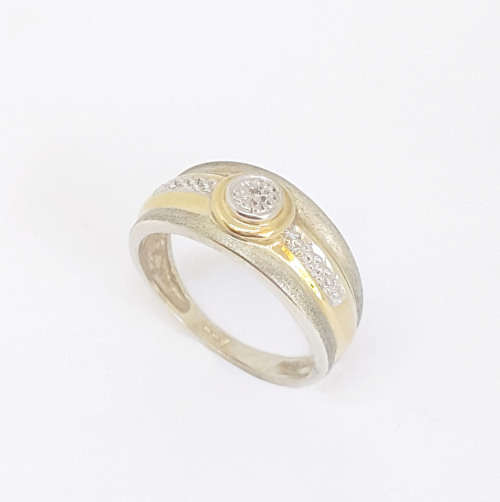 Diamond Ring in 925 sterling silver and 9ct gold - Size 7