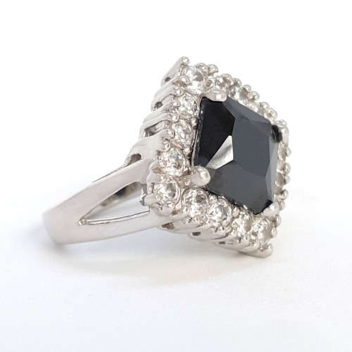 925 STERLING SILVER 5ct Simulated Sapphire and cz Ring- Size 8