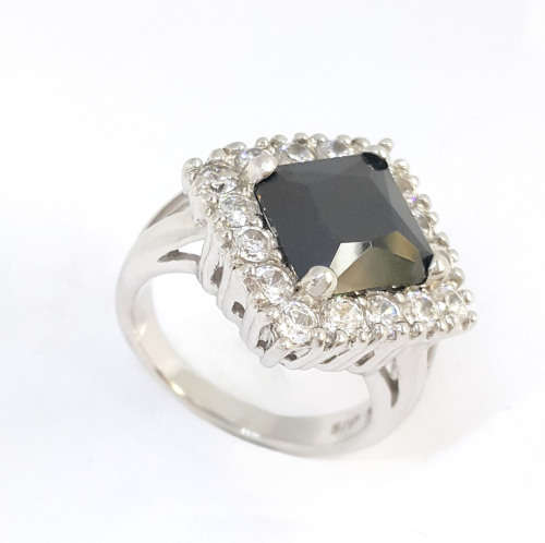 925 STERLING SILVER 5ct Simulated Sapphire and cz Ring- Size 8