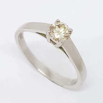 0.412ct Diamond ring in 9K White Gold