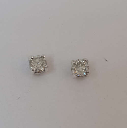 0.24ctw / 3mm Diamond Studs in Silver