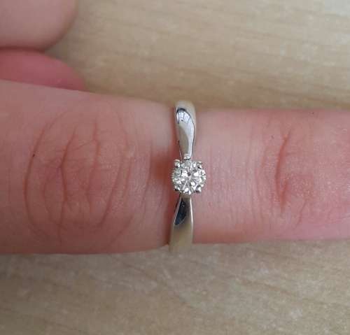 0.20ct Diamond Ring- Size 5.5