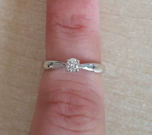0.20ct Diamond Ring- Size 5.5