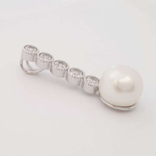 Pearl and 5CZ Pendant in 925 Sterling Silver