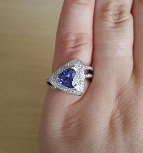 Diamond Cluster and CR Tanzanite ring in White Gold