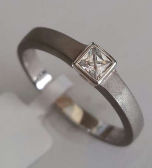 Princess CZ set Ring in Matt 9K White Gold