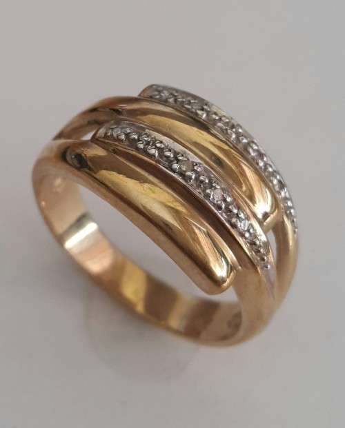 Diamond Cross Over Band in 9ct Yellow Gold