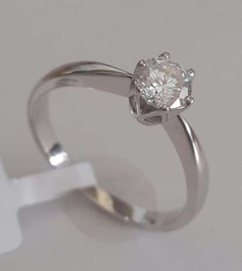 Crown CZ ring in 9ct White Gold