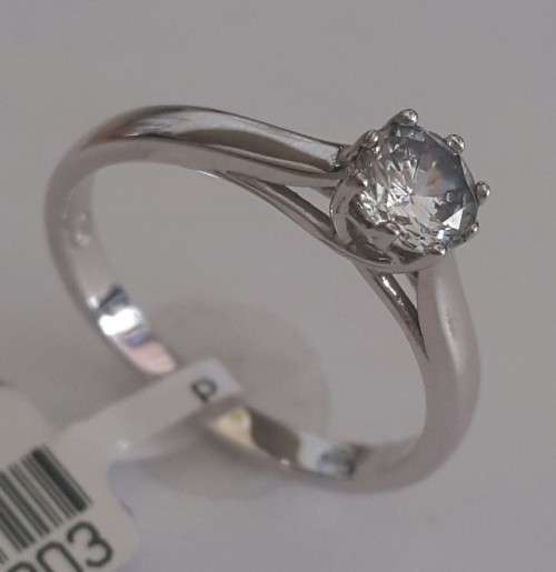 8 claw CZ ring in 9ct White Gold