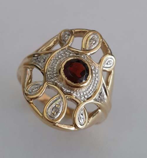 Garnet Diamond Ring in 9ct Yellow Gold