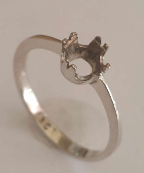 Solitaire Mount in 9ct White Gold