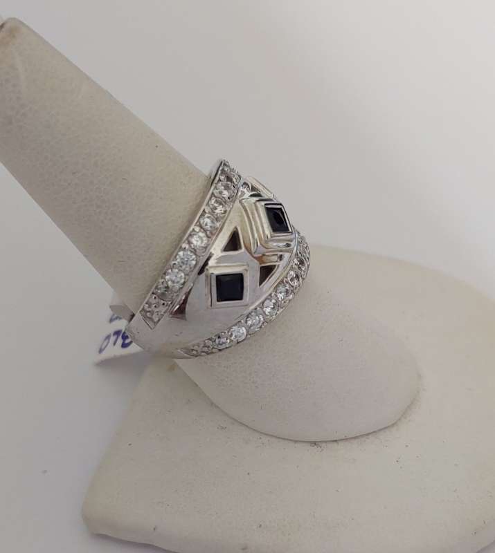 *CD DESIGNER JEWELRY* 1.23ctw Simulated Sapphires and Clear CZ Ring in Silver