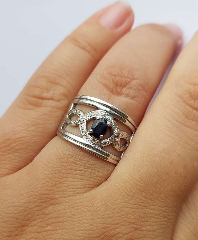 White Gold 0.54ct Oval Sapphire and Diamond ring- Size Q