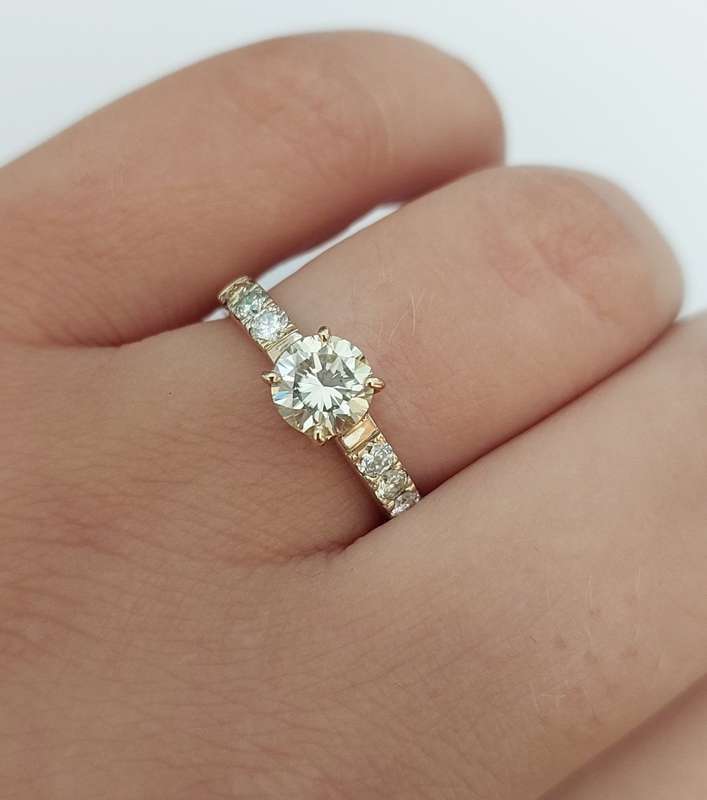 **CD DESIGNER JEWELRY** 1.03ct Moissanite and Diamond Ring in Yellow Gold