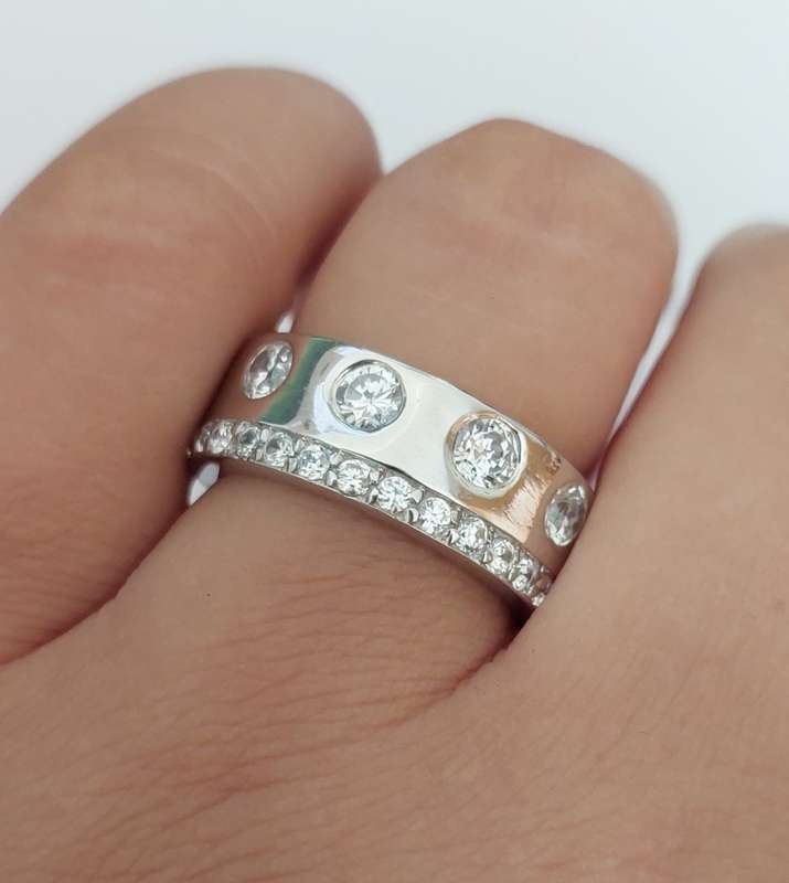 *CD DESIGNER JEWELRY* 1.30ctw CZ Broad Silver Band
