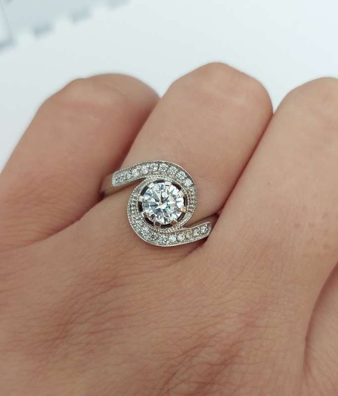CD DESIGNER JEWELRY 1.09ctw CZ Ring in Silver - Size R