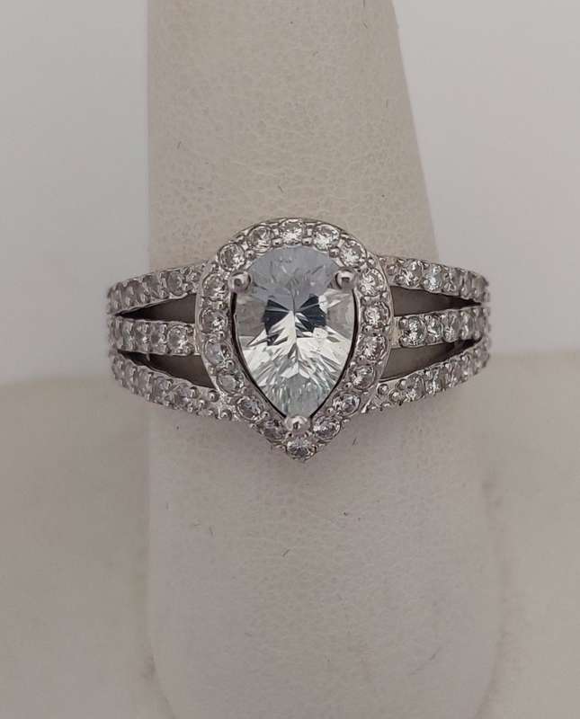 CD DESIGNER JEWELRY 1.5ct Topaz with Halo CZ Ring in Silver- Size R