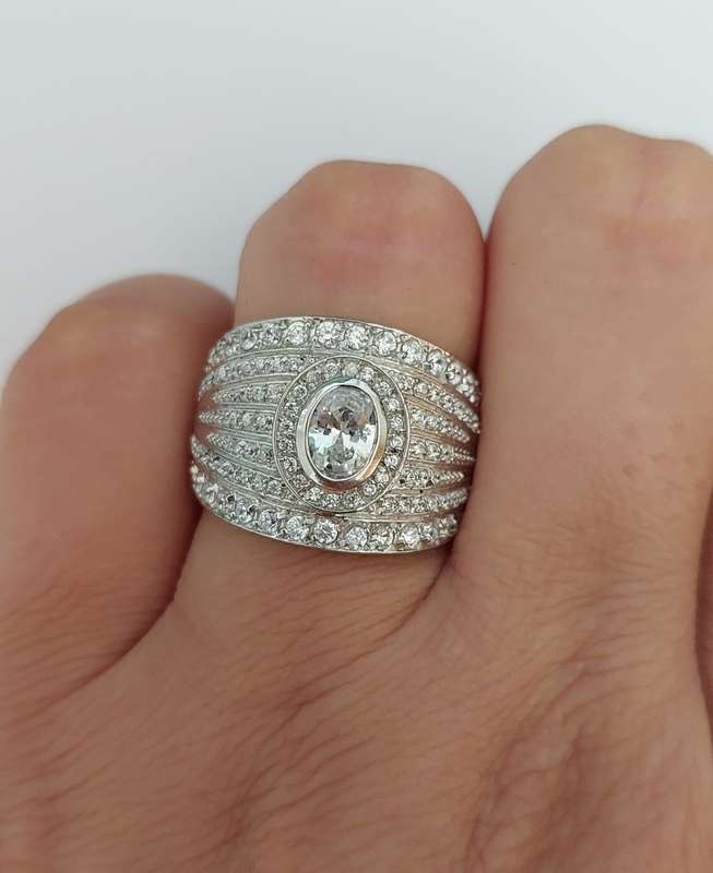 CD DESIGNER JEWELRY Oval Halo CZ Cluster Broad Ring
