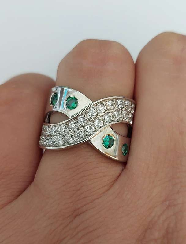 *CD DESIGNER JEWELRY* 1.30ctw Cr Emerald and CZ Ring- Size R