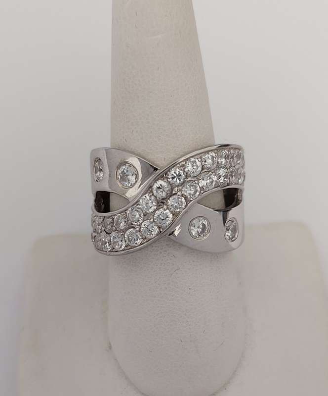 *CD DESIGNER JEWELRY* 1.30ctw CZ Cross over Ring- Size R