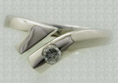 0.18ct Simulated Diamond Ring 18K Gold Plating Size 8