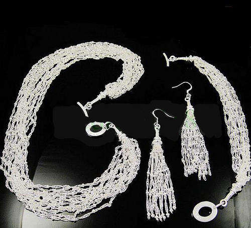 **STUNNING AND SPARKLING**Bracelet and Necklace with Matching Earrings Set***