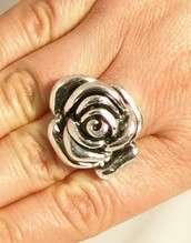 **GORGEOUS**Rose Dress Ring*Size 9*