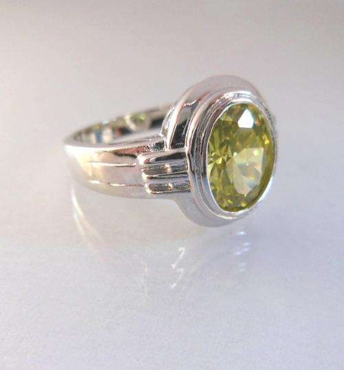 ***GORGEOUS***Simulated Peridot Dress Ring**Size 7/9**