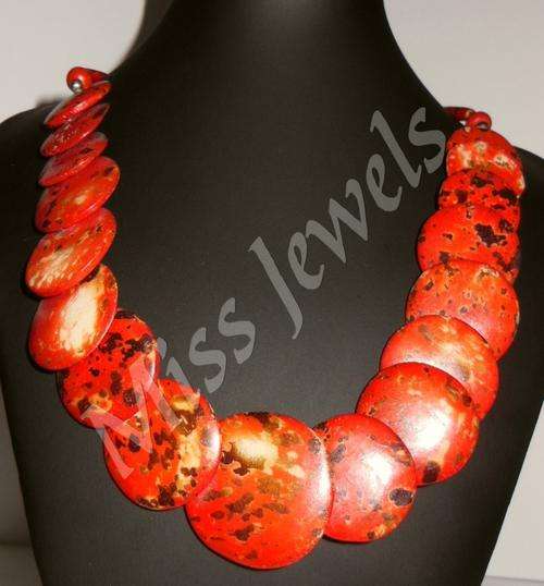 Red speckled beaded necklace