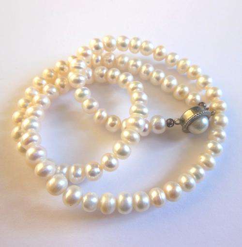 WHITE Genuine FreshWater Pearl Necklace