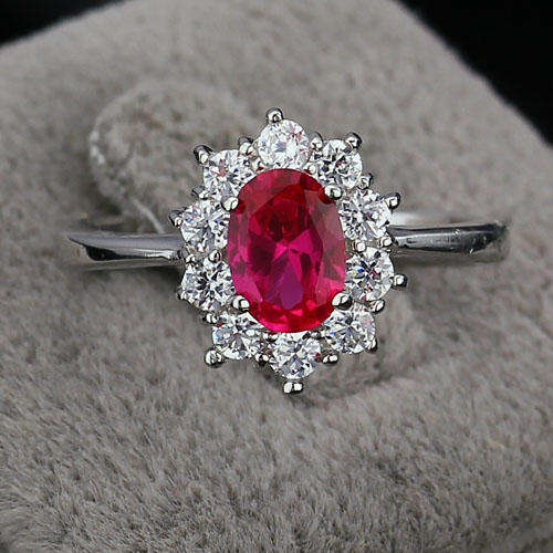 **Sparkling 0.75 ct Solitaire engagement ring in Sterling Silver
