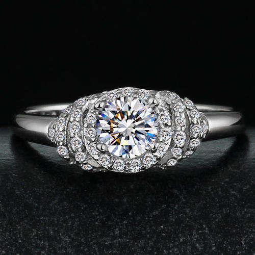 0.965ctw CZ Halo Design Ring in 925 Sterling Silver- Size 7