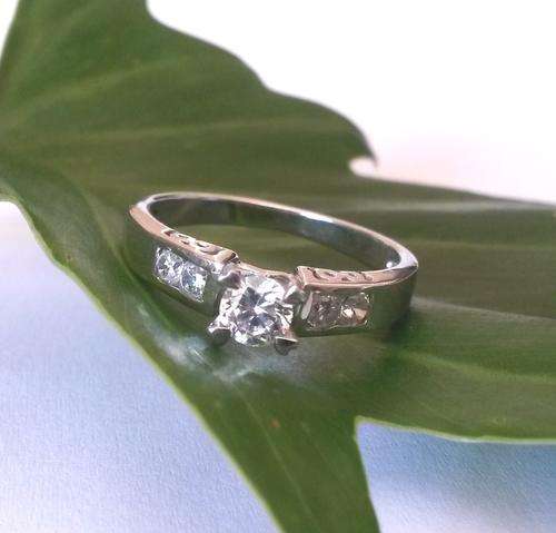 0.35ct CZ Ring in 925 Sterling Silver- Size 9