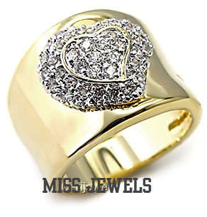 **JUST ARRIVED**Captivating heart detail broad dress ring